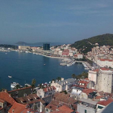 A Small Apartment For A Great Vacation "Ludi" Split Bagian luar foto