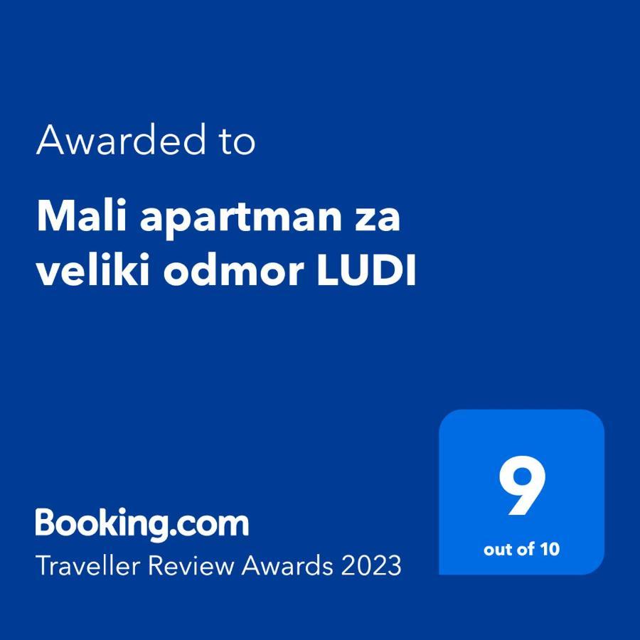 A Small Apartment For A Great Vacation "Ludi" Split Bagian luar foto