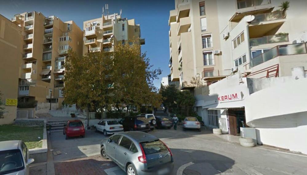 A Small Apartment For A Great Vacation "Ludi" Split Bagian luar foto