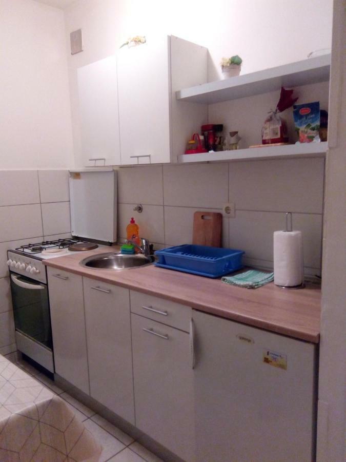 A Small Apartment For A Great Vacation "Ludi" Split Bagian luar foto